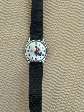 Vintage Lorus Disney Goofy Character Watch with Black Strap